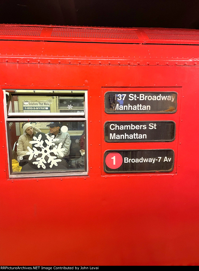 Holiday Train at 96th St Station 